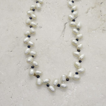 Collier de pierres semi-précieuses en perles d'eau douce et perles de culture