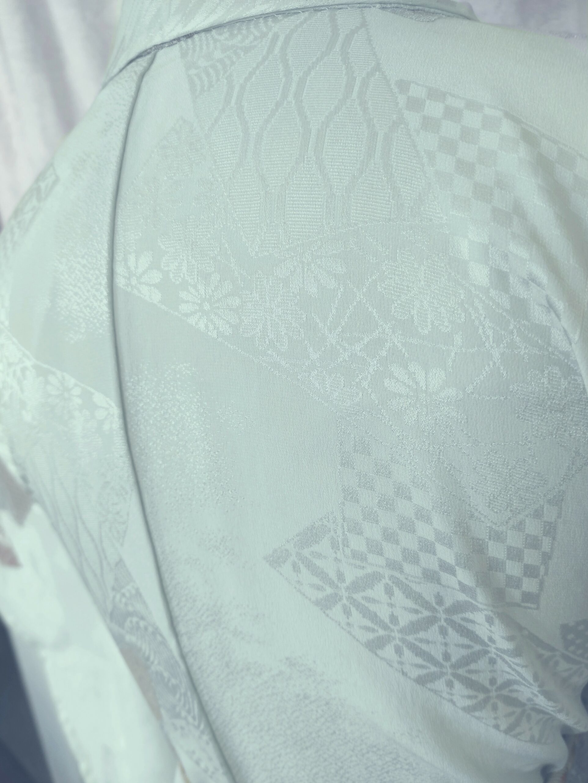 Image du dos d'un vrai kimono japonais de couleur turquoise