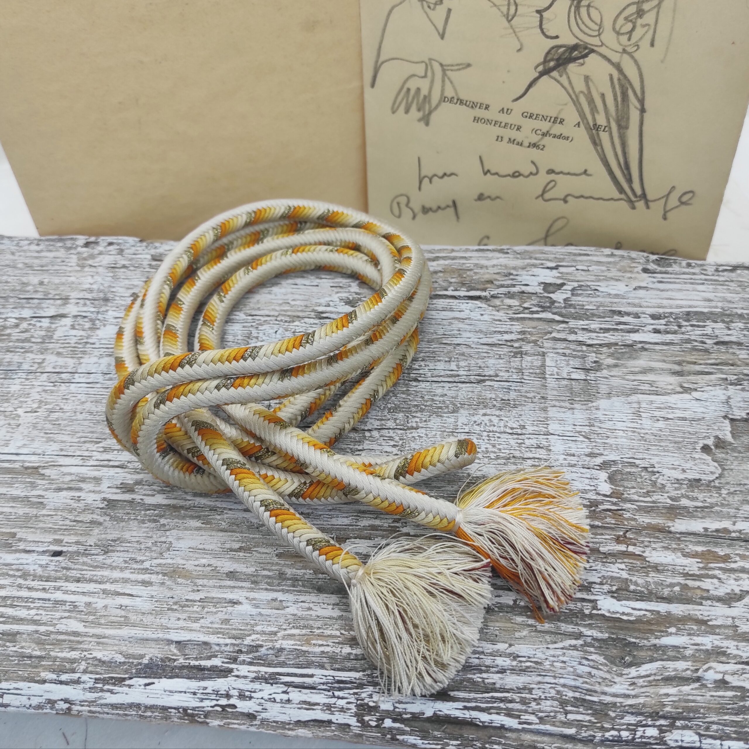 Image globale d'une ceinture pour kimono japonais (obijime) fait à la main par un artisan