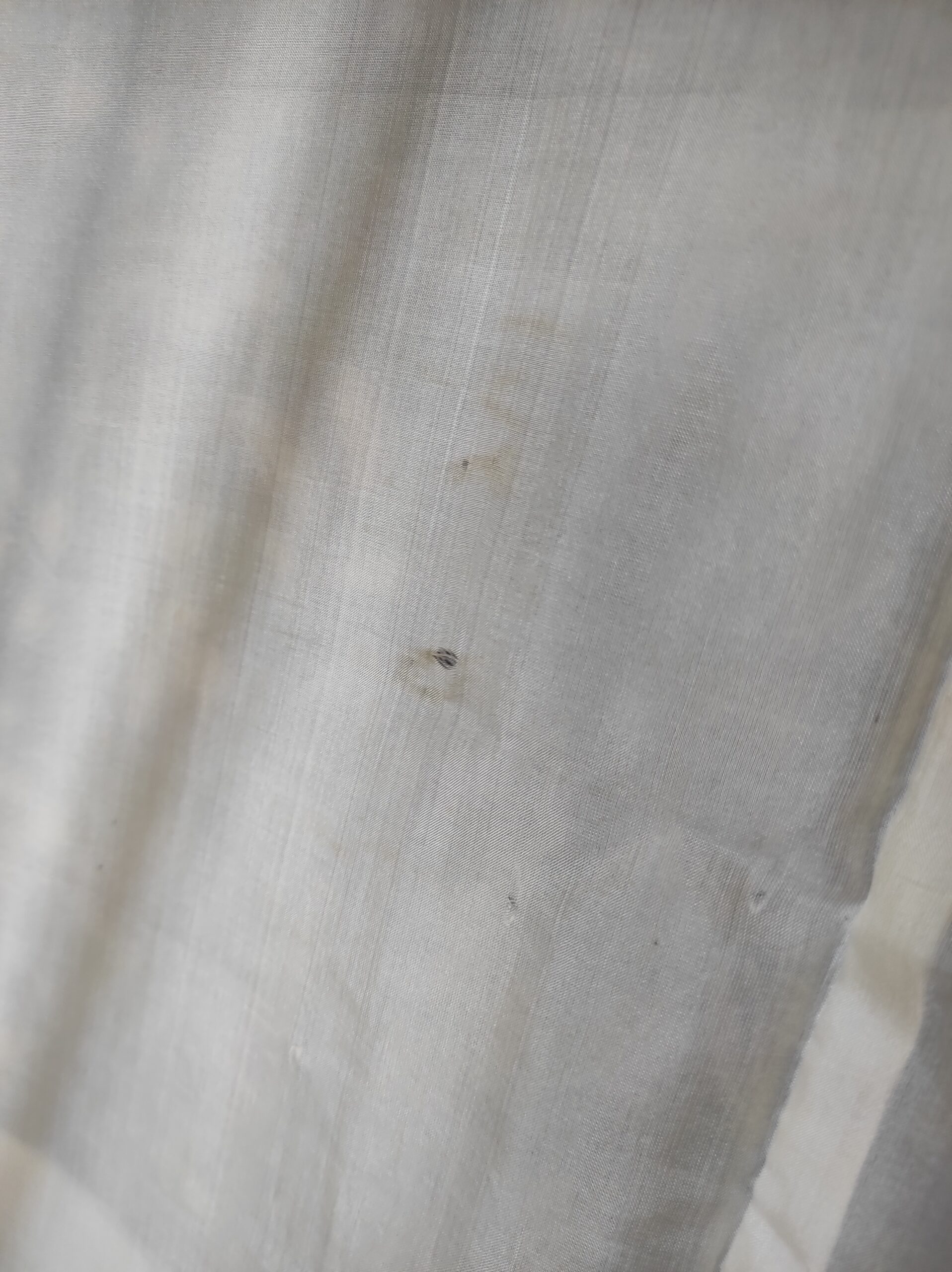 Image de la doublure intérieure d'un kimono japonais traditionnel en soie blanche