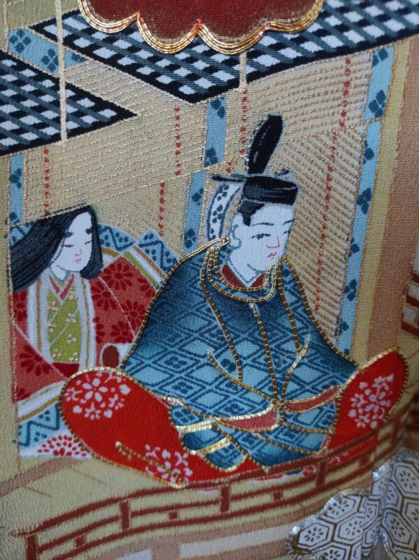 Photographie de personnages japonais traditionnels peints sur soie (un moine et une femme)