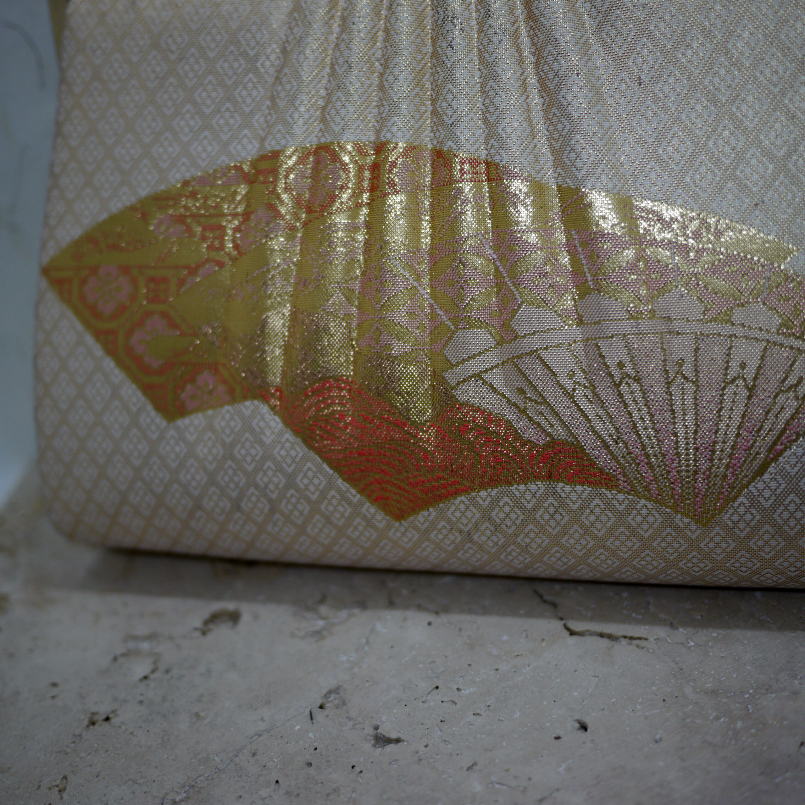 Photo détaillée des motifs d'un sac japonais vintage