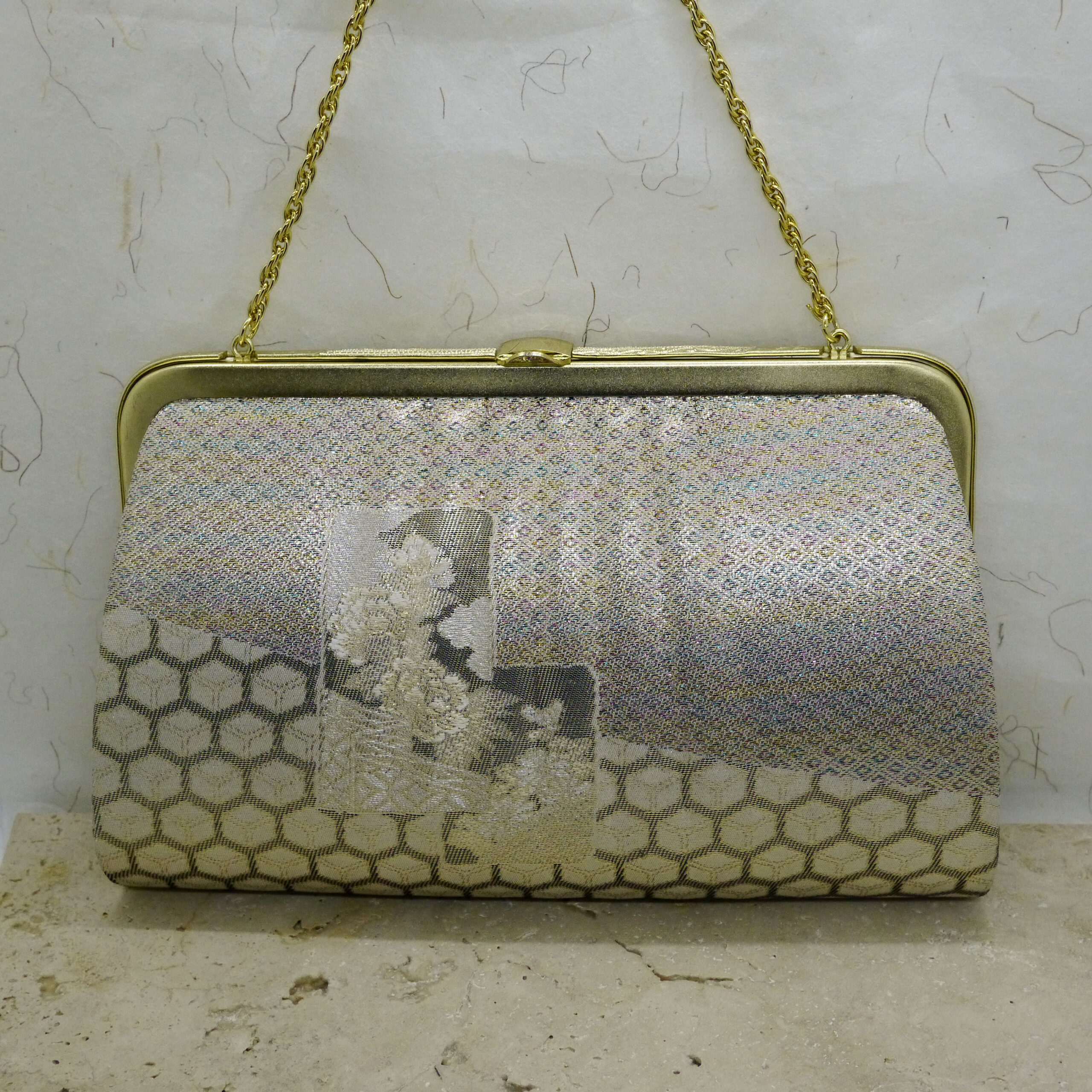 Sac vintage argenté chiné au Japon et fait de soie