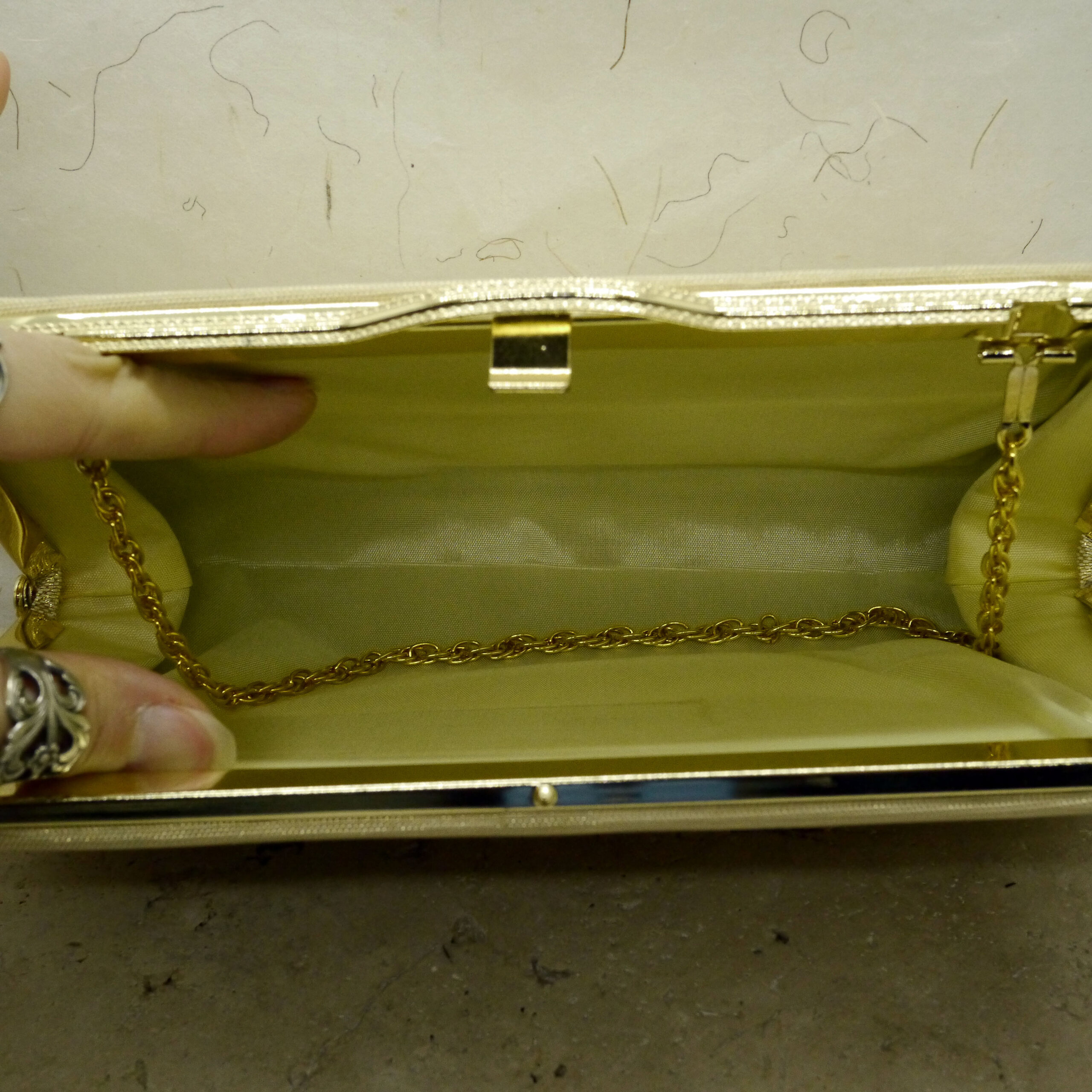 Intérieur d'un sac japonais vintage fait de soie dans les années 70