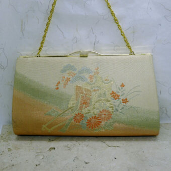 Photo d'un sac à main japonais vintage en soie