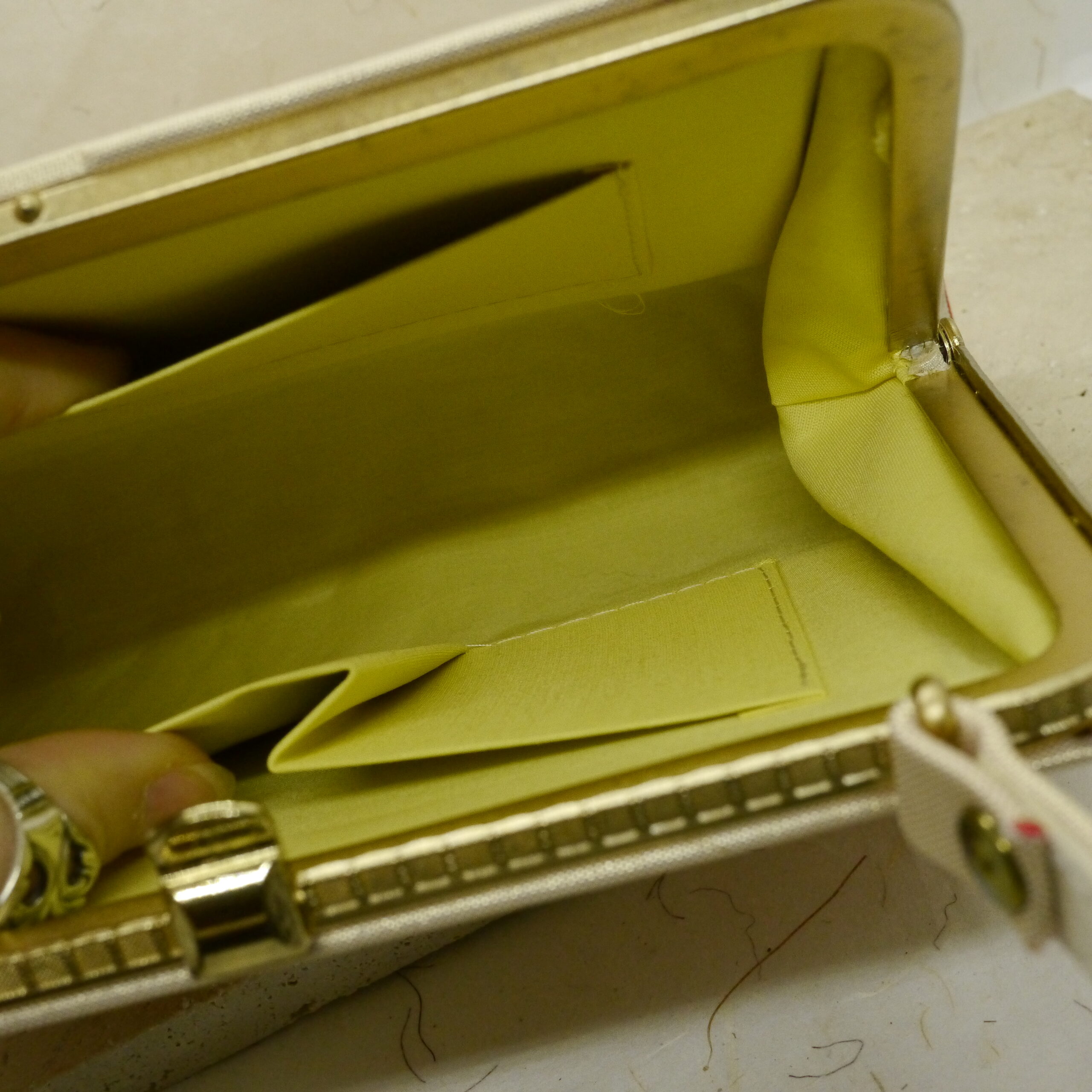 Photo de la doublure intérieure d'un sac japonais vintage en soie