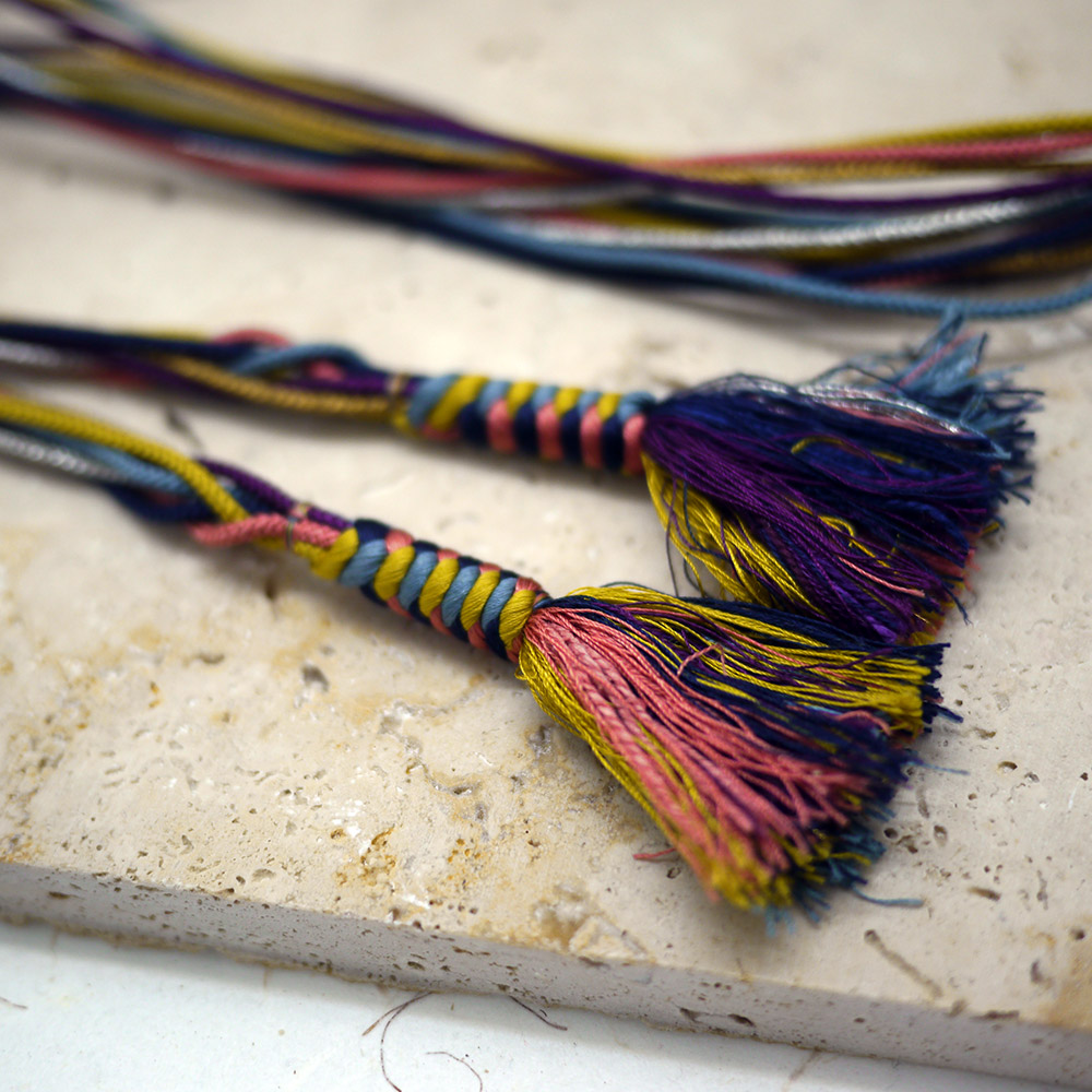 Obijime japonais en soie multicolore tressé à la main