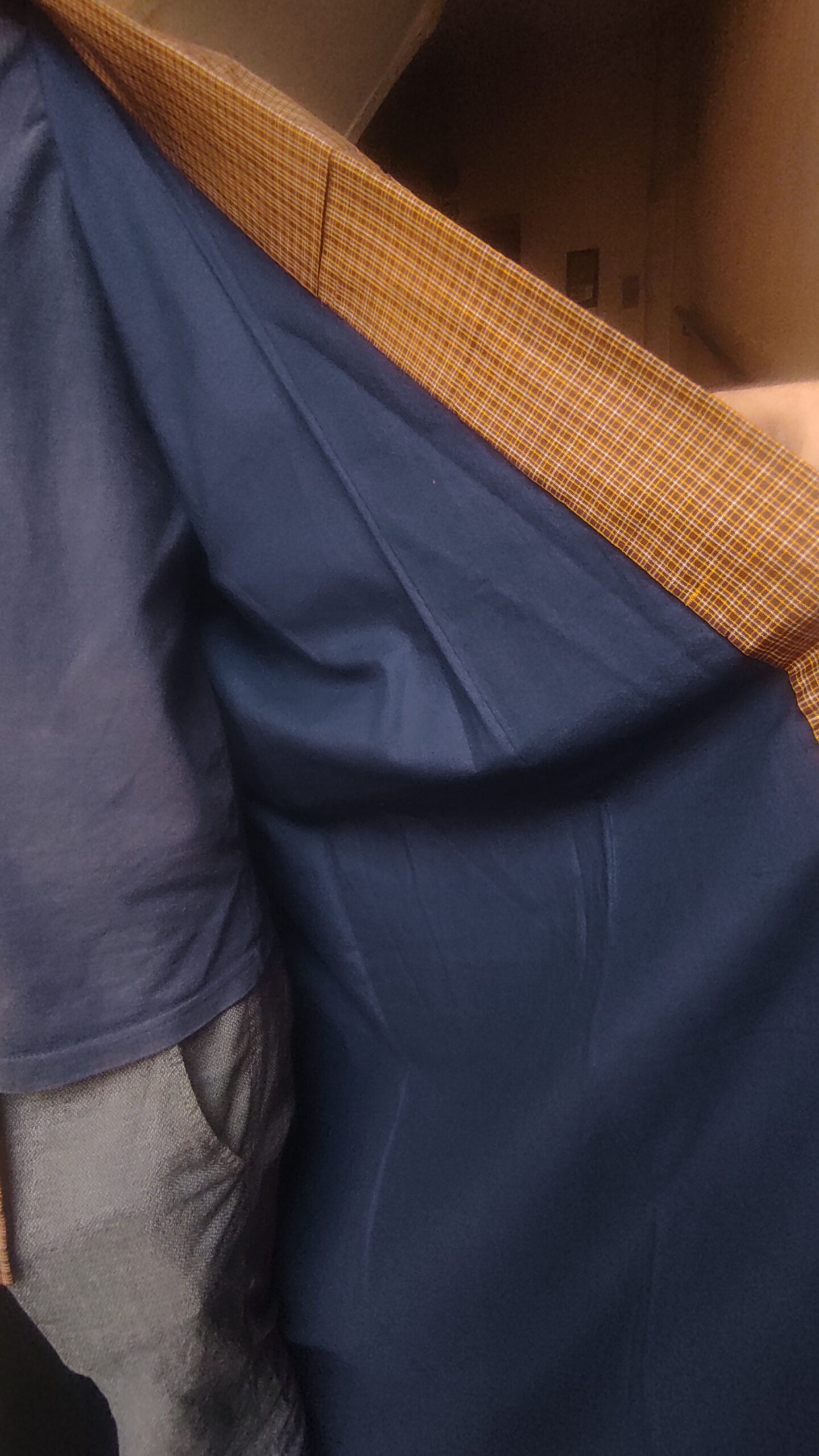 Intérieur d'un kimono en soie bleue foncé