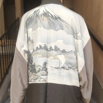 Doublure d'un kimono en soie pour homme peint à la main