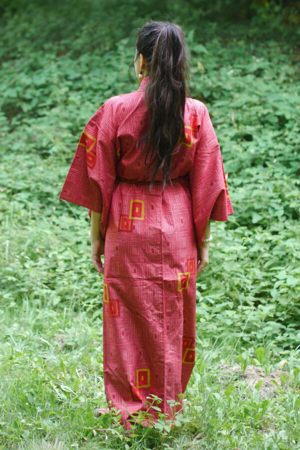 Arrière d'un kimono en soie à motif géométrique